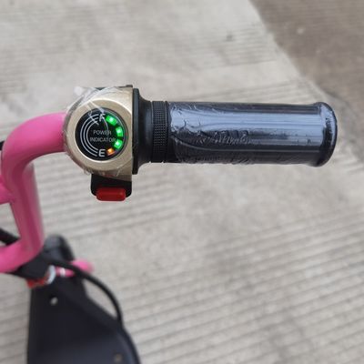 8 Zoll Elektroroller mit Korb und Sitz Maximalgeschwindigkeit 15 km/h Reichweite pro Ladung 8-10 km